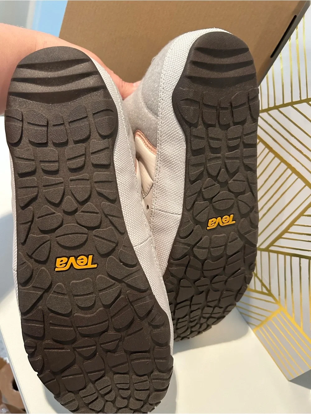 ✨ Teva All-Gender ReEmber Terrain Mid | Pink + Taupe | Women’s 15 Men’s 13 NIB